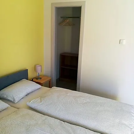 Bed & Breakfast Zlatno 66