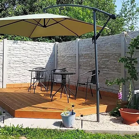Bed & Breakfast Zlatno 66